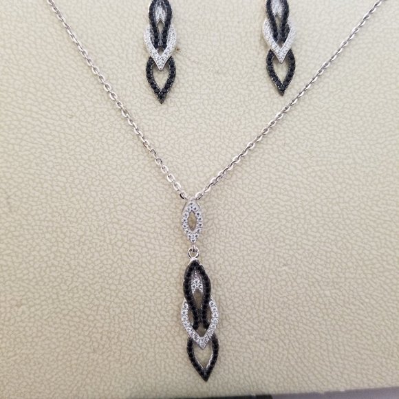 Necklace Earring Set - Picture 1 of 2